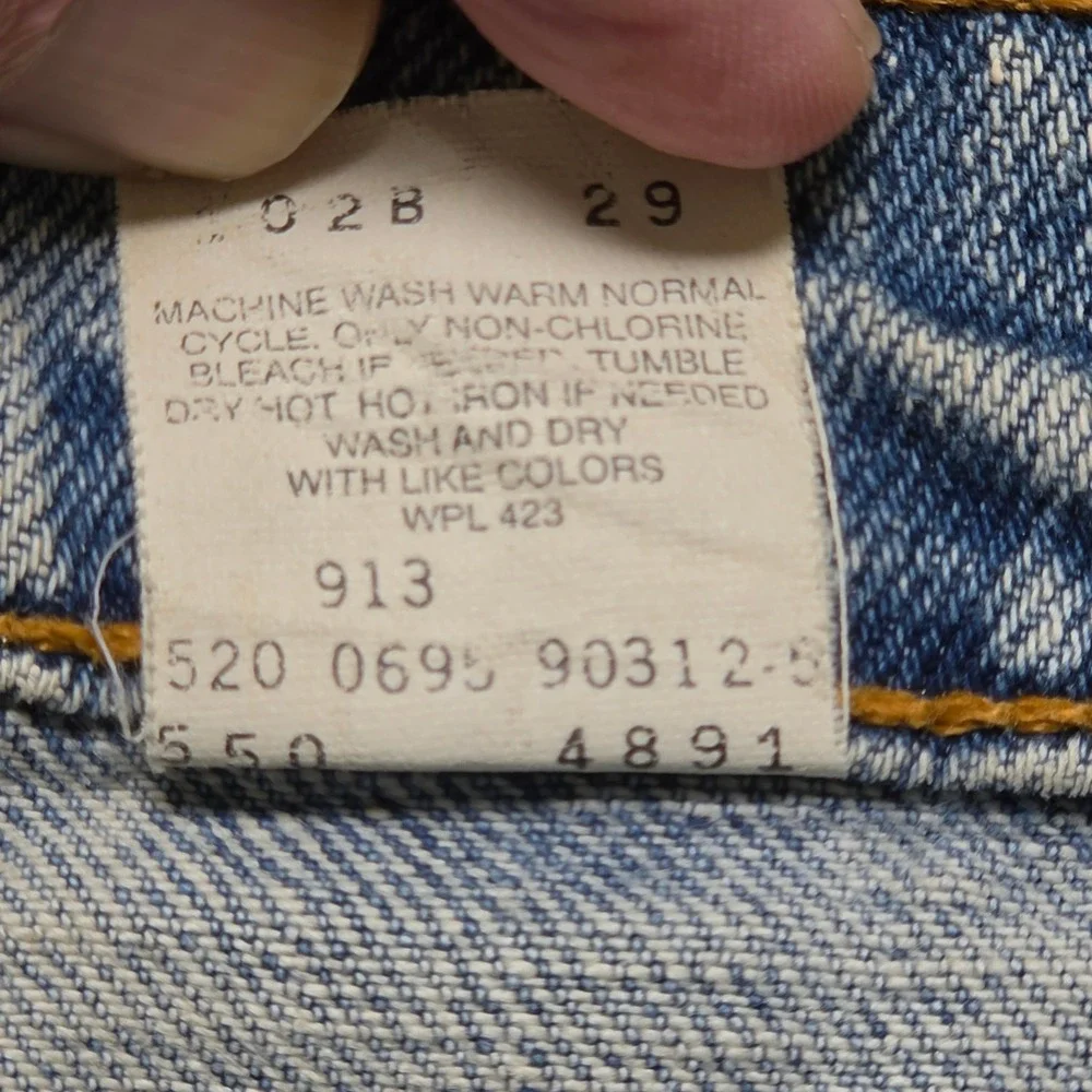 Vintage 550 Relaxed Tapered Leg Jeans Mens 30x30 Light Wash Levi's Made in USA